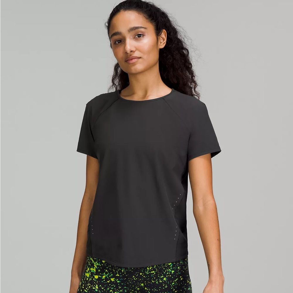 NWT Lululemon lightweight stretch run short sleeve size 4